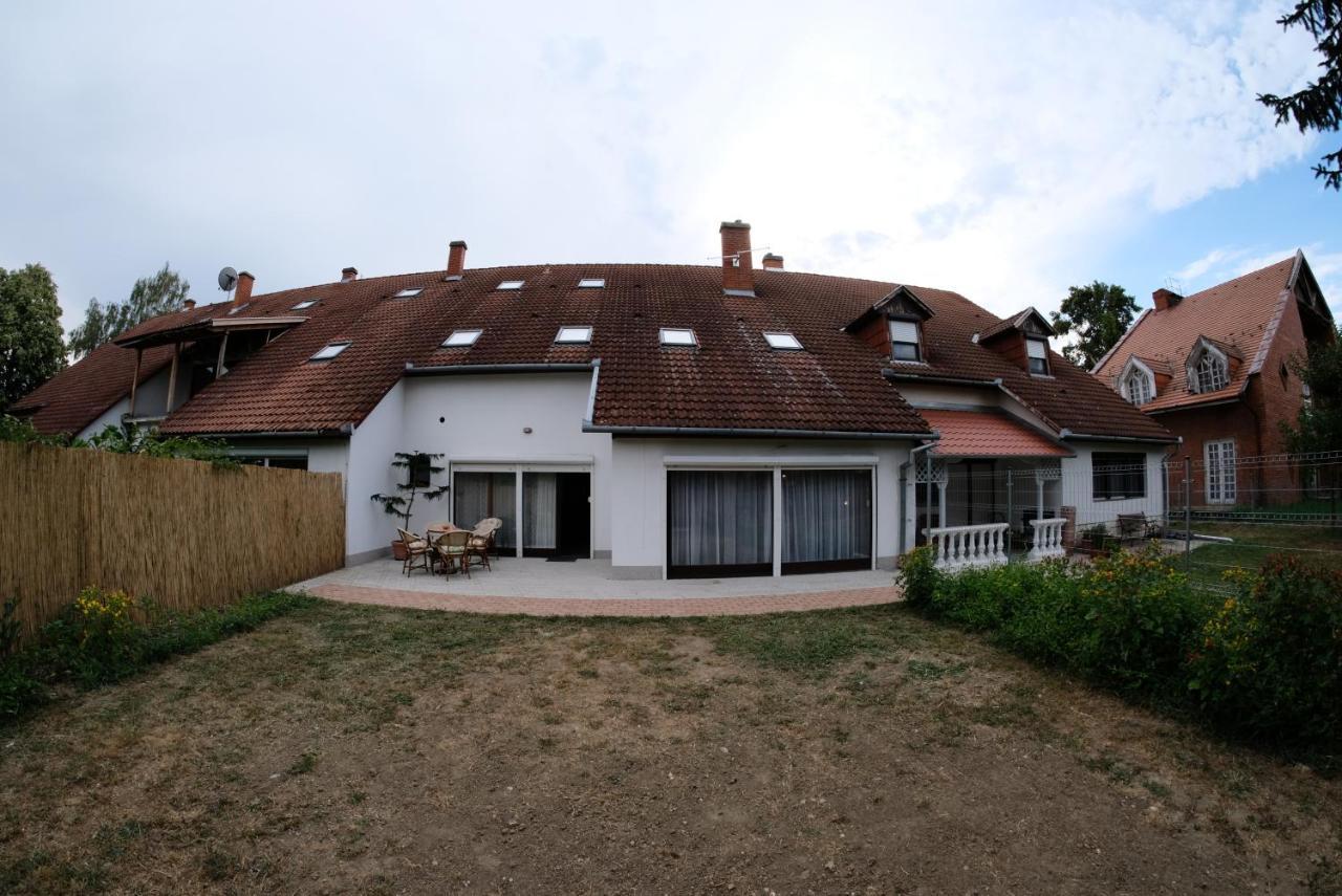 Alea Apartmanok Harkány Exterior foto